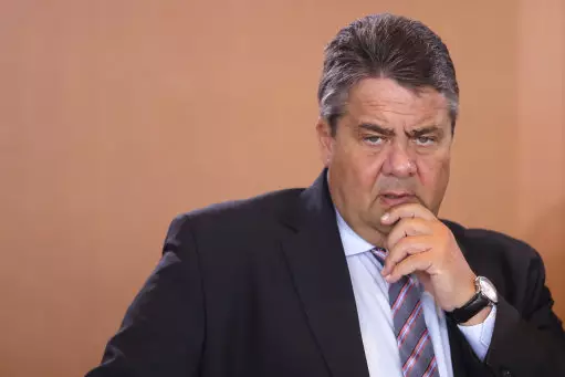 German Vice-Chancellor Says Young Britons Should Be Offered Dual Citizenship