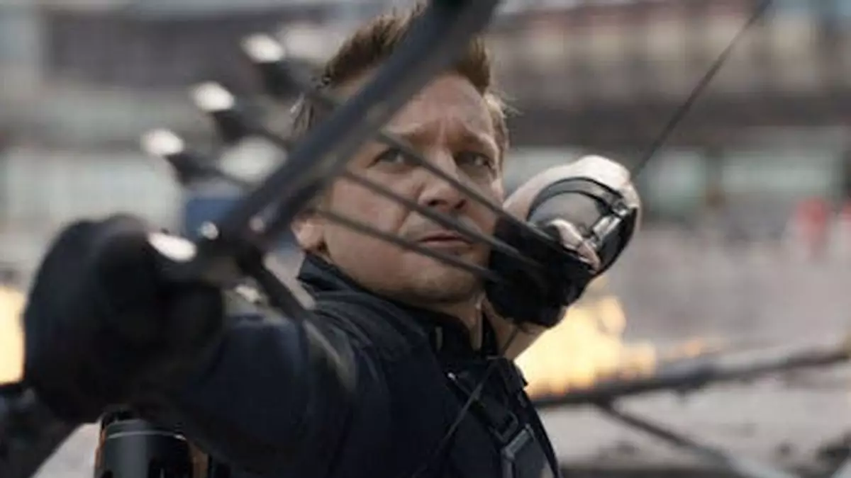 People Think They Now Know Why Jeremy Renner Wasn’t In ‘Infinity War’