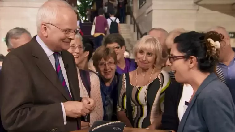 Woman On 'Antiques Roadshow' Starts Crying When She Finds Out How Much Bracelet Is Worth