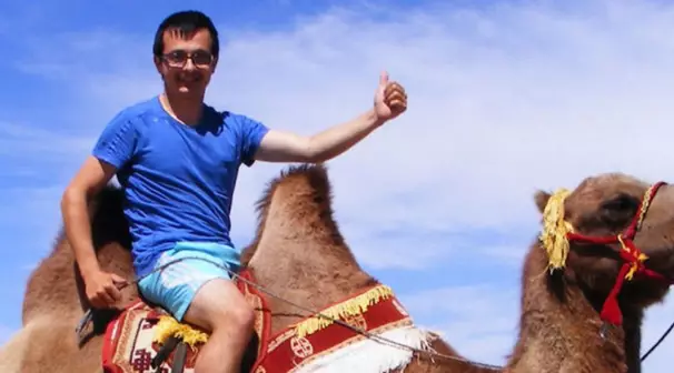 This Lad Traveled The World Off Just £55