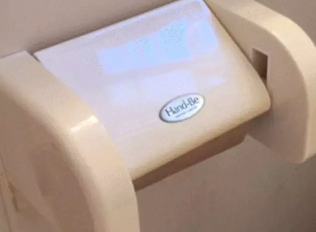 People On Reddit Are Going Crazy For This Toilet Roll Holder