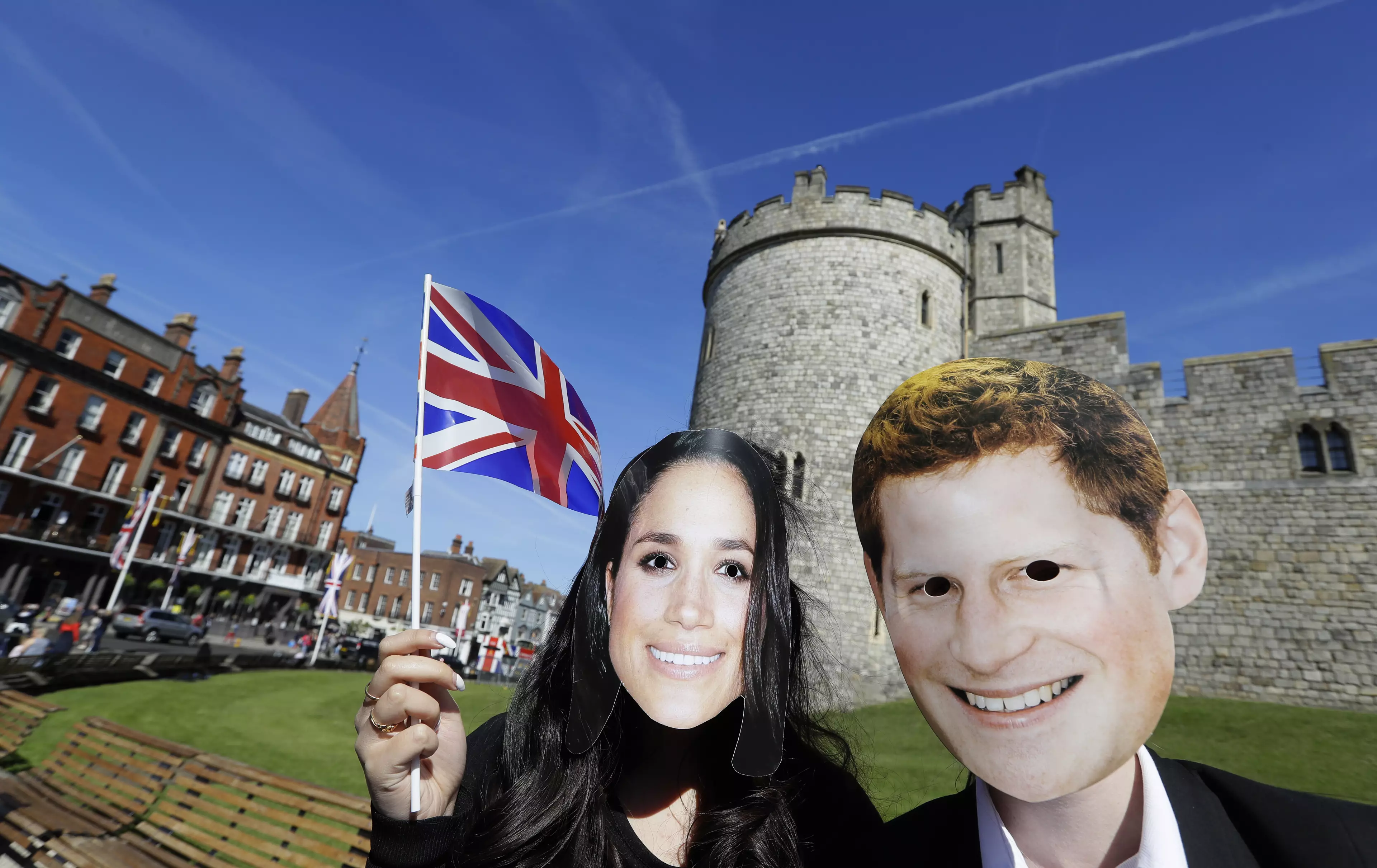 Pubs Set To Open From 7am For Royal Wedding And FA Cup Final