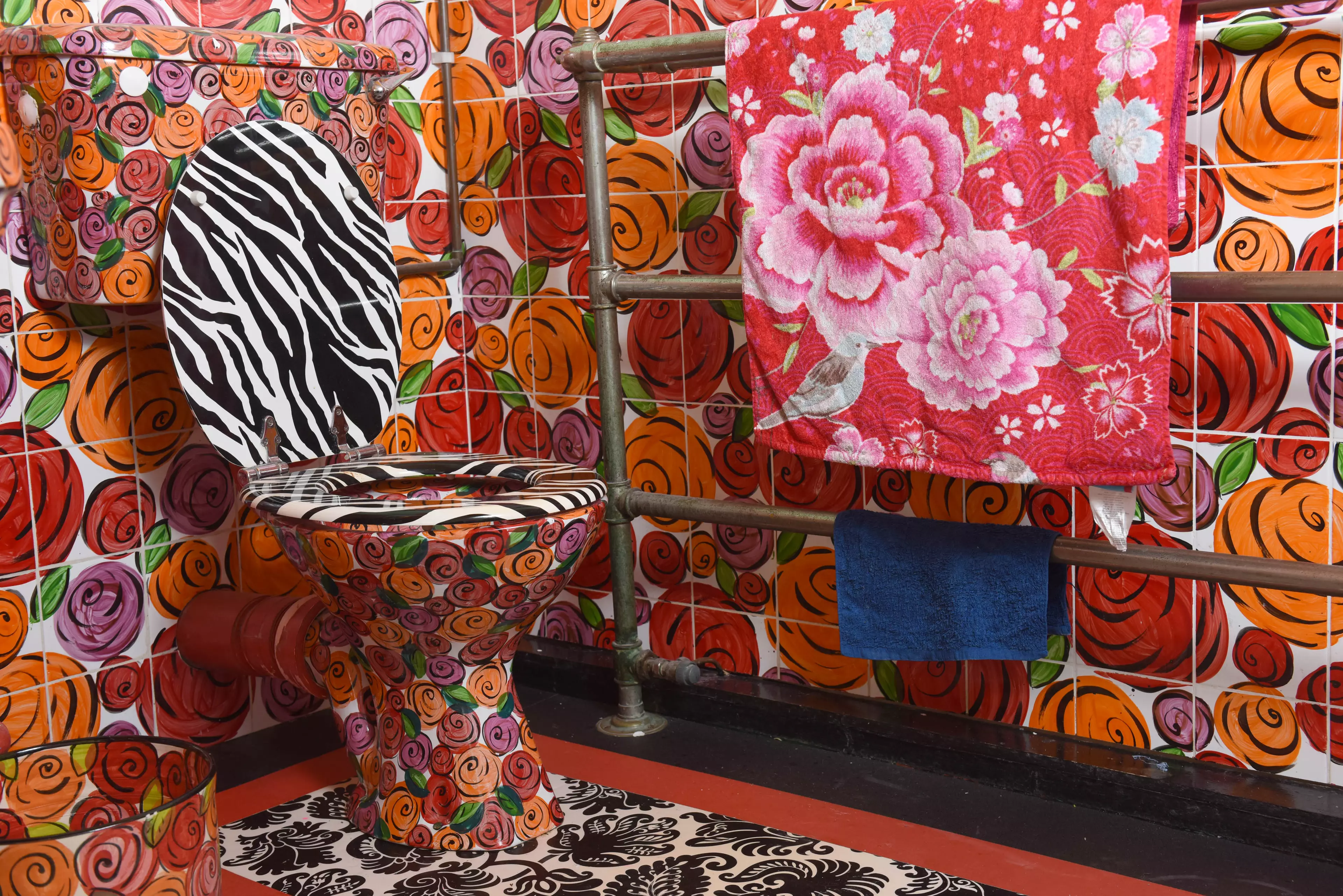 We're a little bit obsessed with this loo (