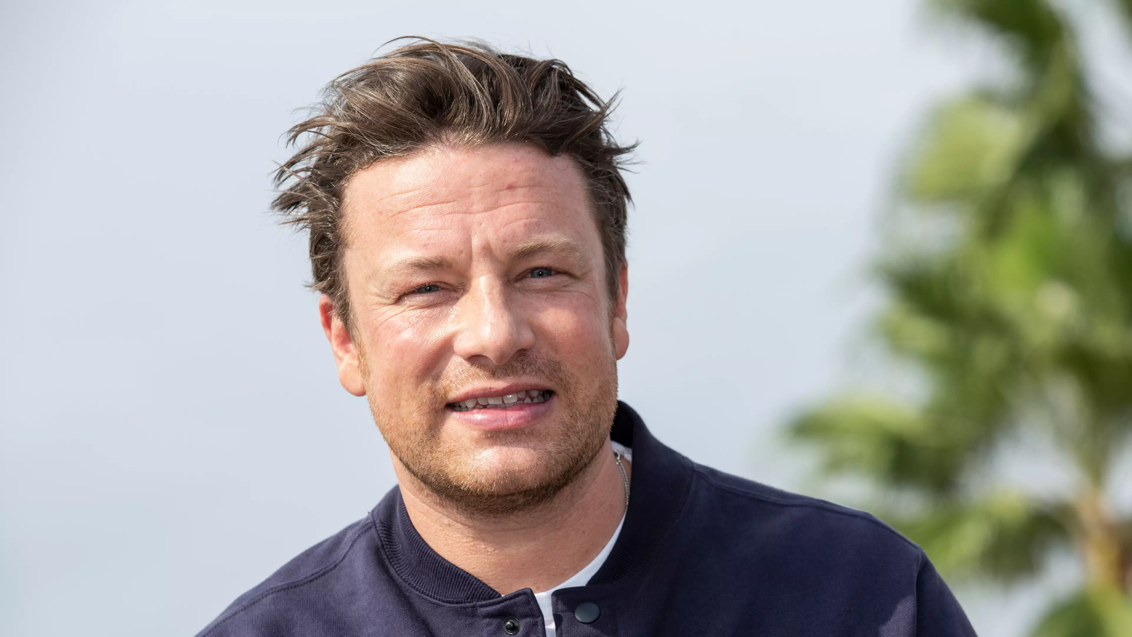 Jamie Oliver Pranked His Nan By Hiding Box Of Viagra In Christmas Cracker 