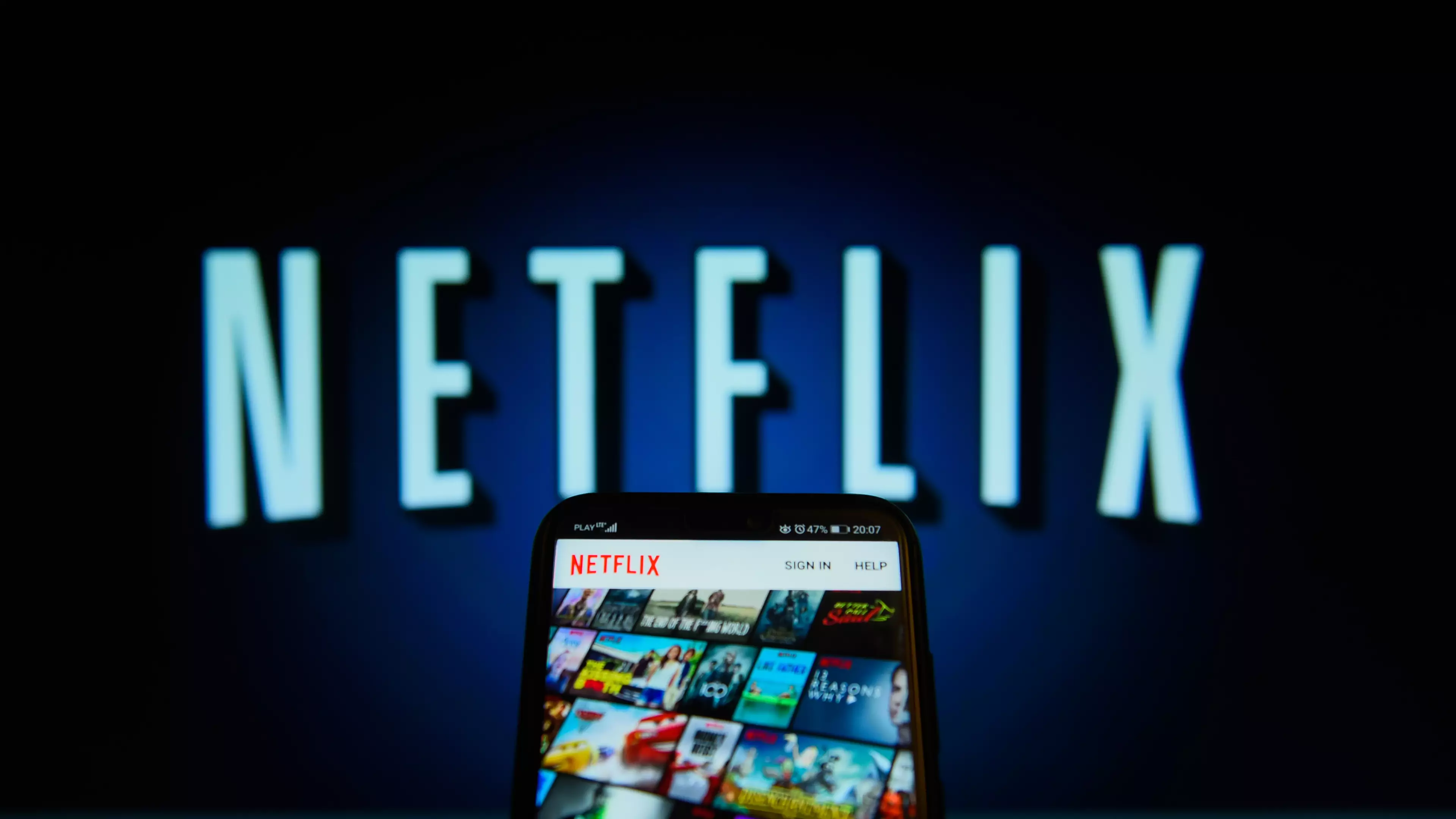 Netflix Is Trialling A 'Play A Popular Episode' Random Selection Button