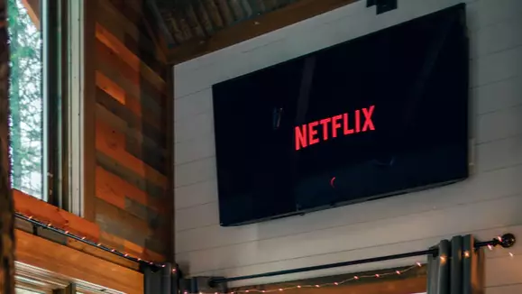 Netflix ‘Party’ Feature Lets You Watch With Friends While You're All Separated