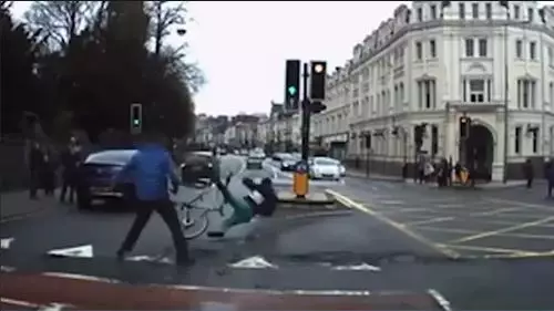 Pedestrians Dramatically Tackle Fleeing Knifeman And Throw Him From Bike