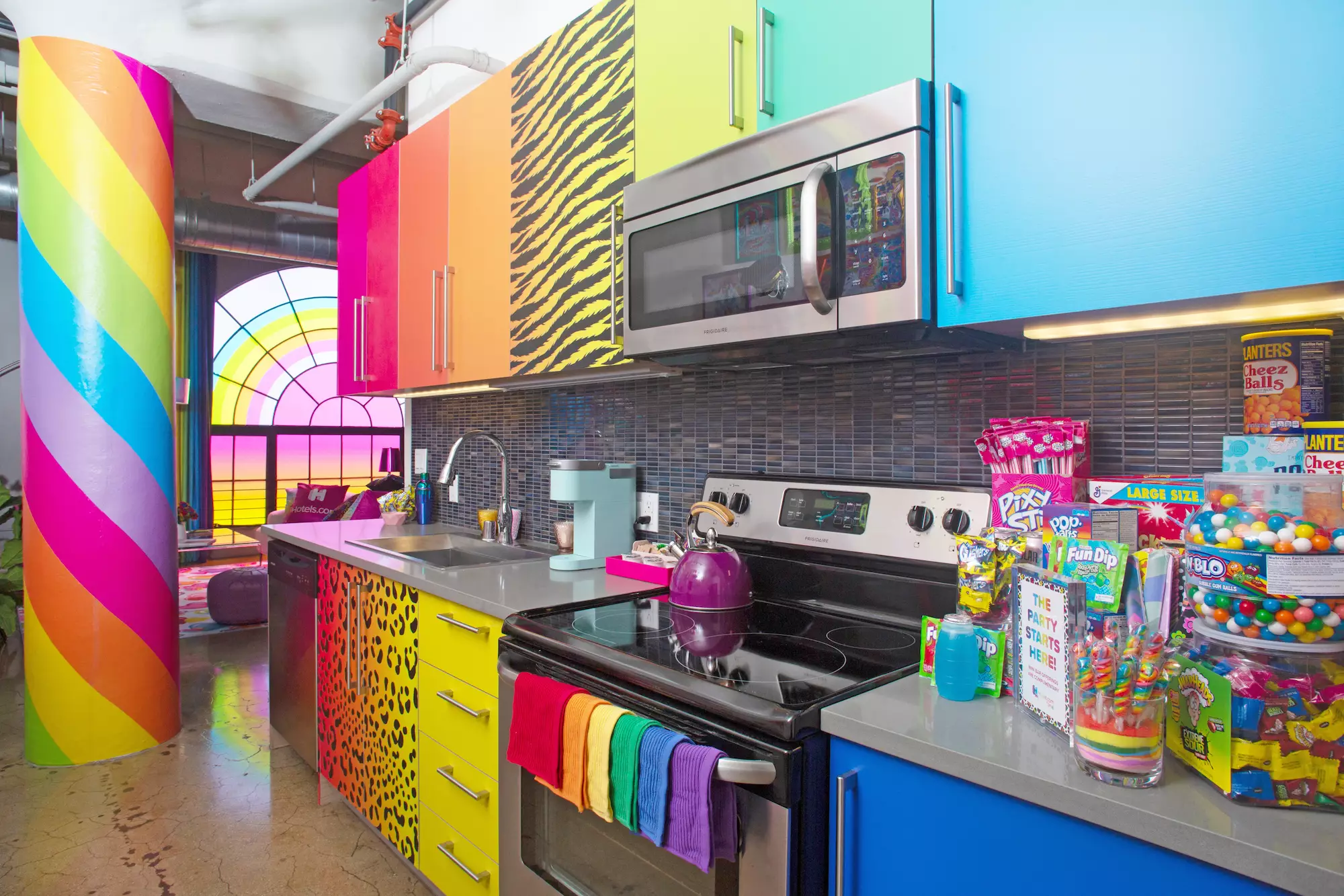 The apartment will keep you feeling lively with its brightly coloured decoration.