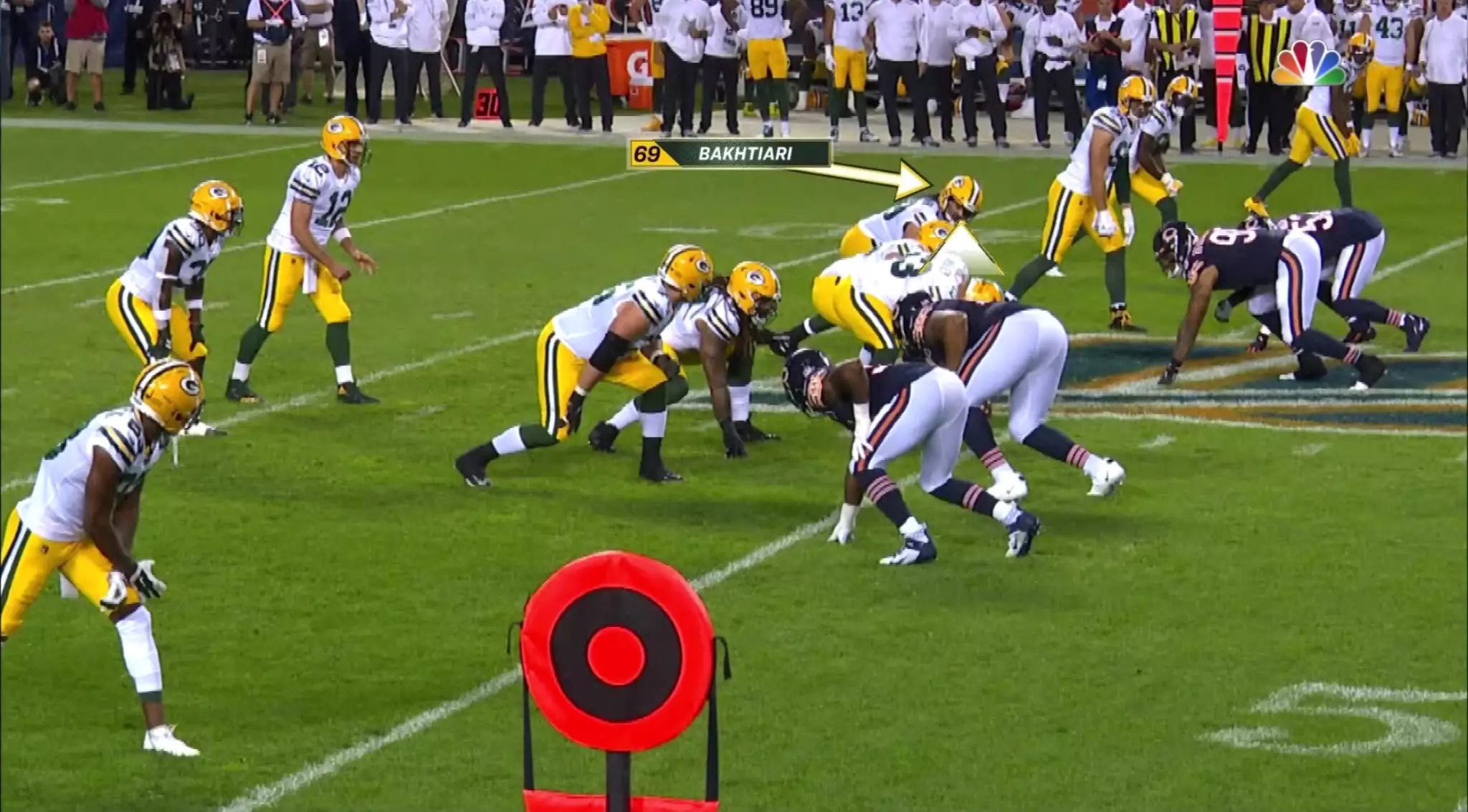 David Bakhtiari's secret is to look at Aaron Rodgers before the snap and not the man he's blocking.