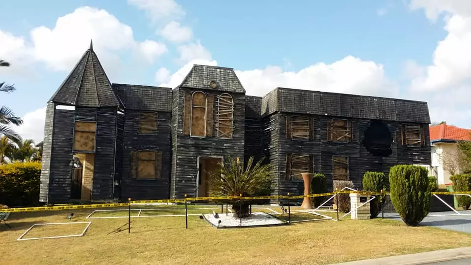 Aussie Family Spend Six Months Transforming Their Home Into Halloween Mansion