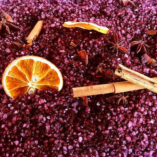 The salts contain a festive blend of fruits, spices, cranberries and shimmer. (
