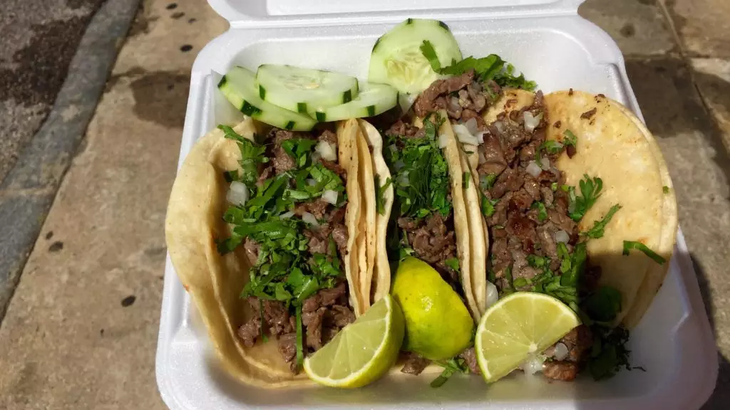 Woman Completes A 10k Route Stopping To Eat Tacos As She Goes 