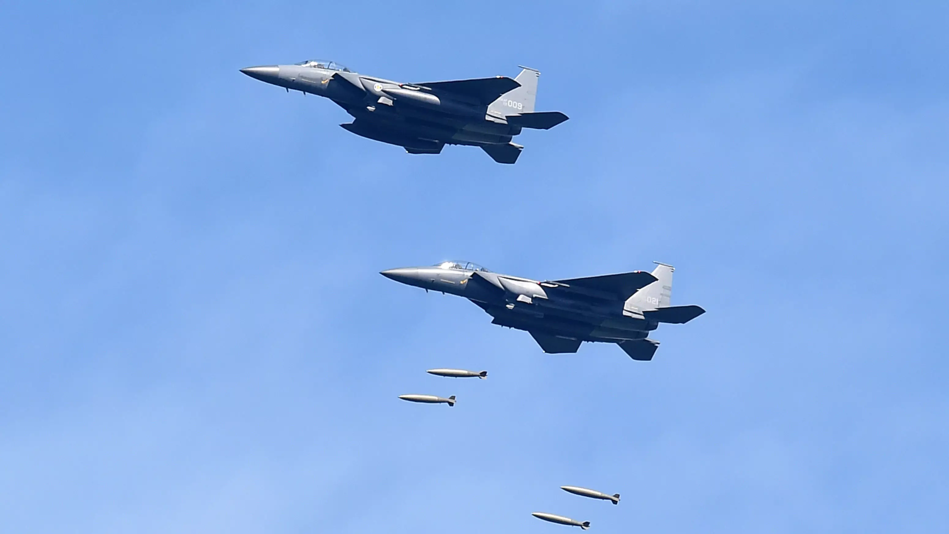 South Korea Drops Bombs Near Border With North To Show Military Strength