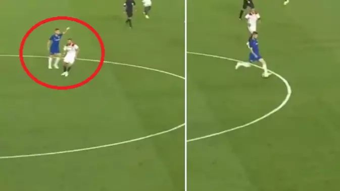 Jorginho Brilliantly Directs N'Golo Kante Before Playing Inch Perfect Pass