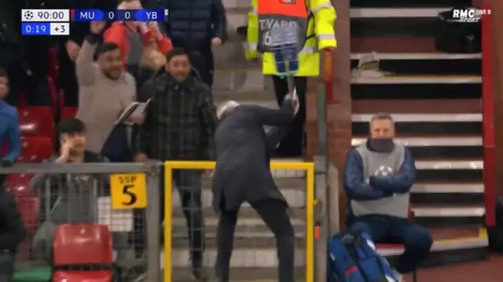 Jose Mourinho Brilliantly Throws Water Bottles Everywhere After Marouane Fellaini's Late Winner