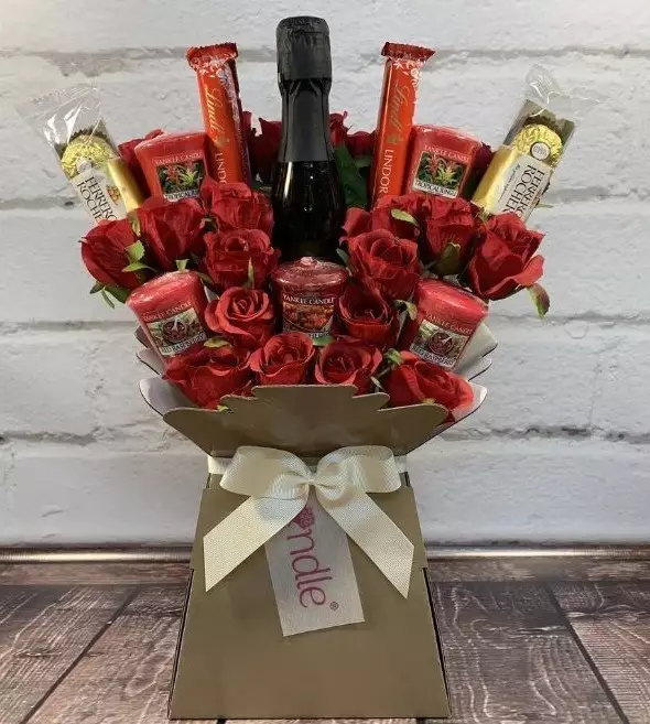 This Yankee Candle bouquet makes the perfect Valentine's present (
