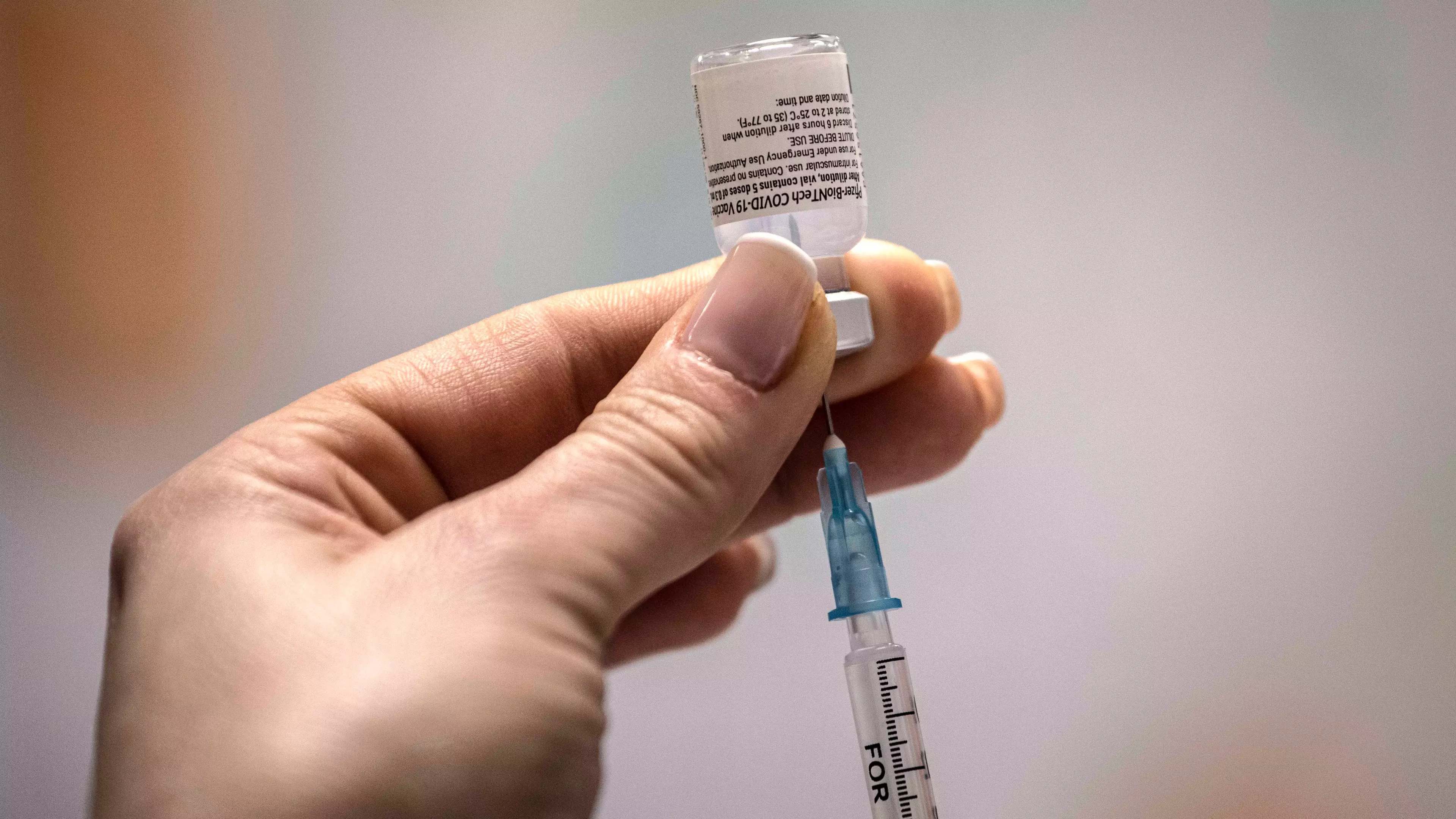 Doctor Says Anti-Vaxxers Should Give Up Ventilators And Intensive Care If They Get Covid