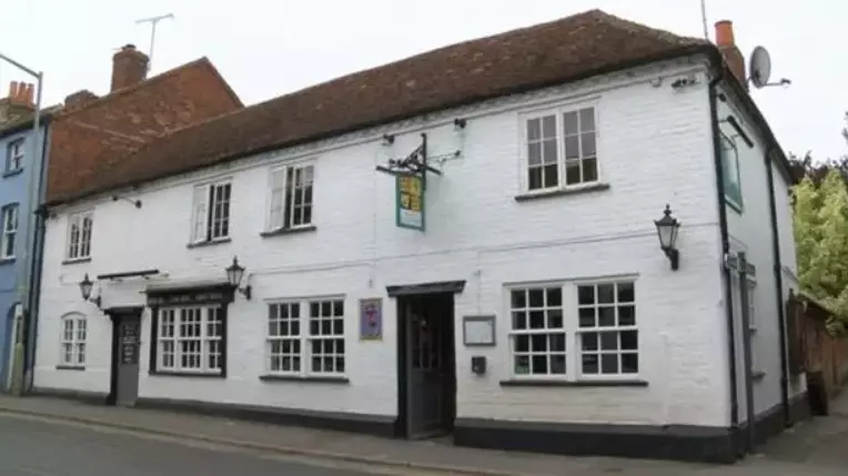 Pub Bans Under 25s After 8pm Saying They're 'Impossible To Control' 