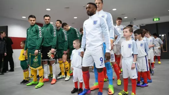 Bradley Lowery Leads Out England Team As Mascot With Jermain Defoe