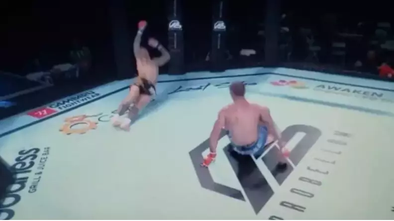 MMA Fighter Produced The Most Insane Rolling Thunder Kick That Completely KO'd Opponent