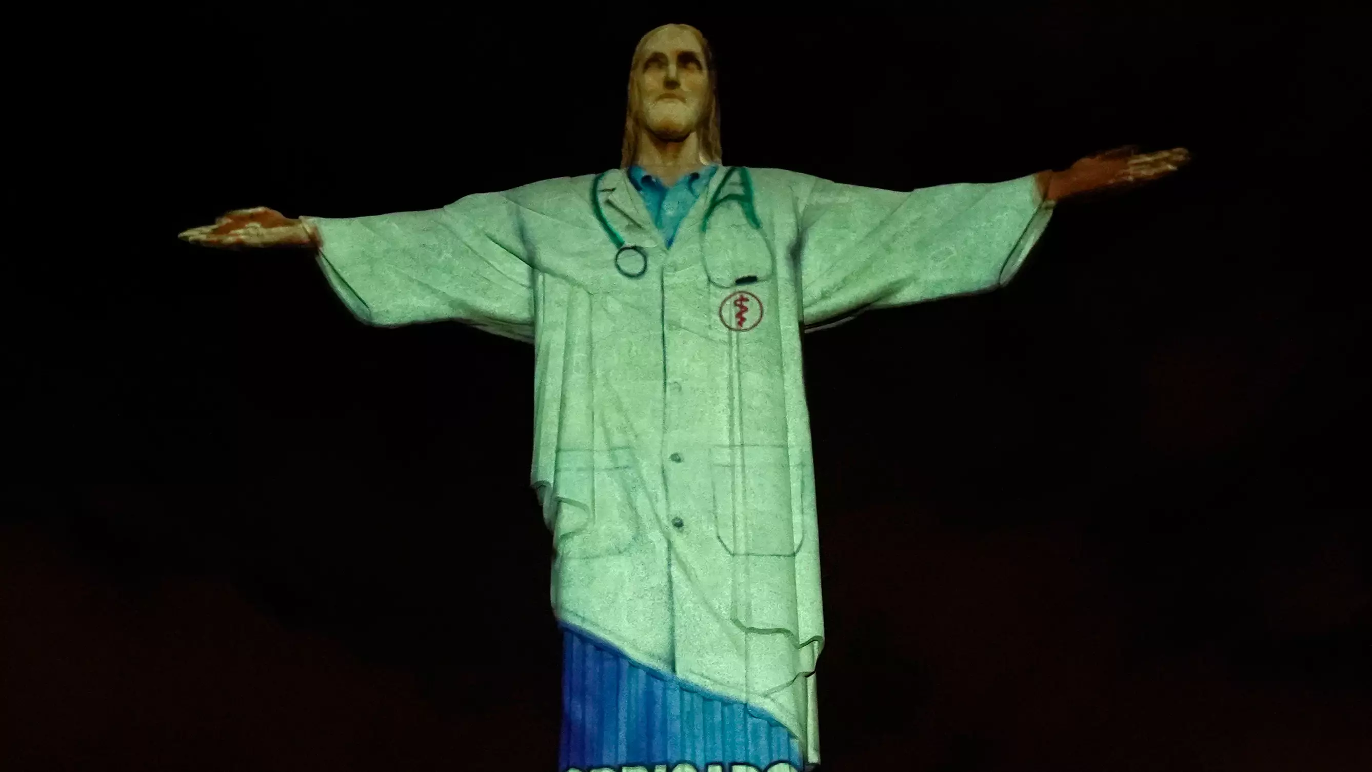 Christ The Redeemer Lit Up As A Doctor With Message Of Thanks During Coronavirus Pandemic
