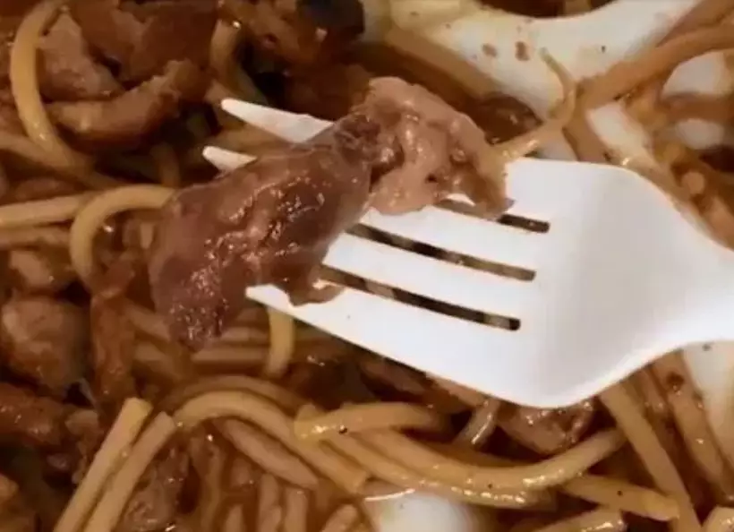 Deyanira Cortes found what appears to be a rodent in her noodles.