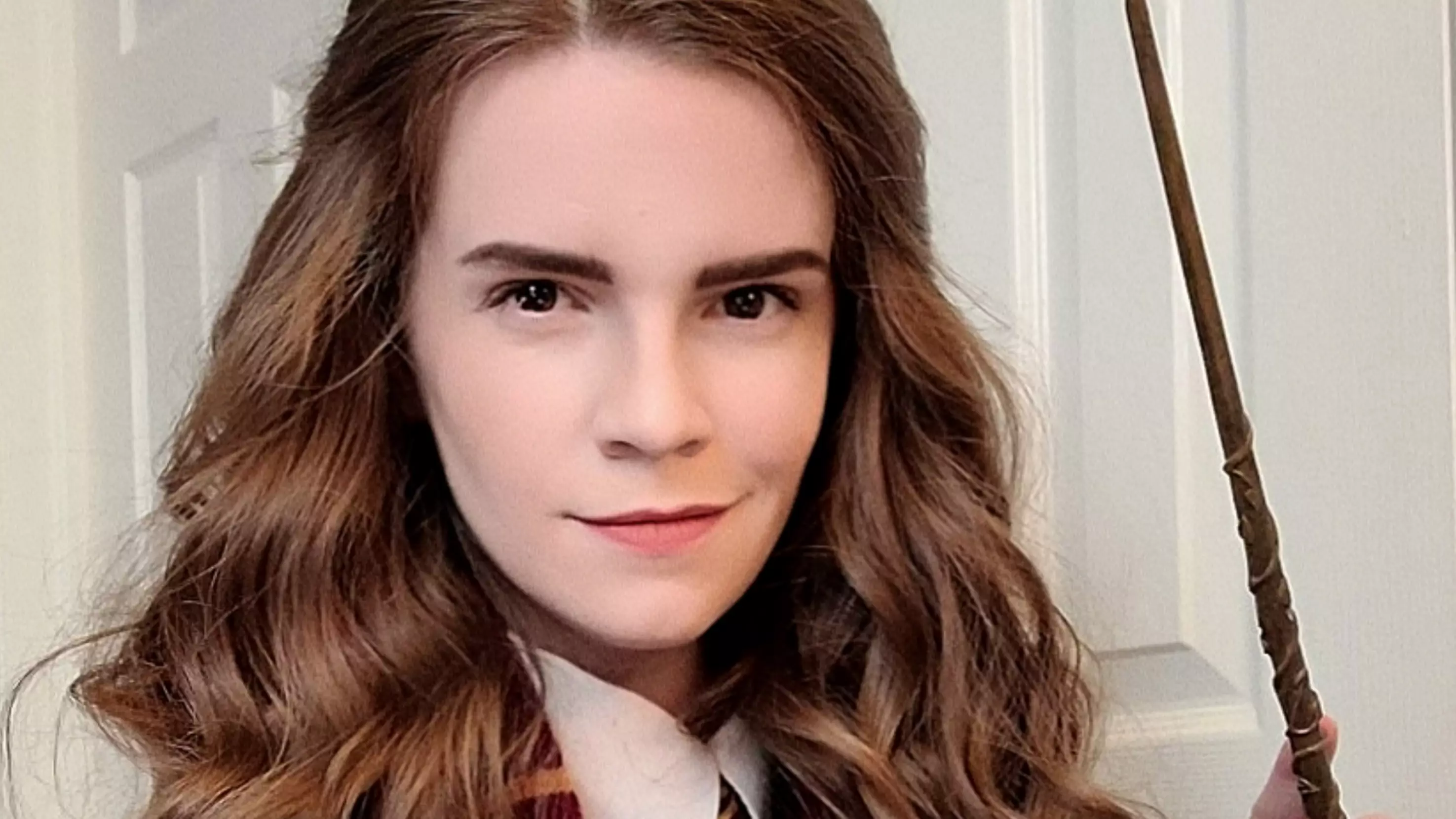 Woman Looks So Much Like Hermione Granger Even Her Own Mum Can't Tell Them Apart