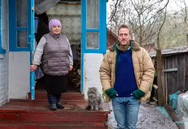 Ben Fogle meets the 'Self Settlers', who returned home following the evacuation (