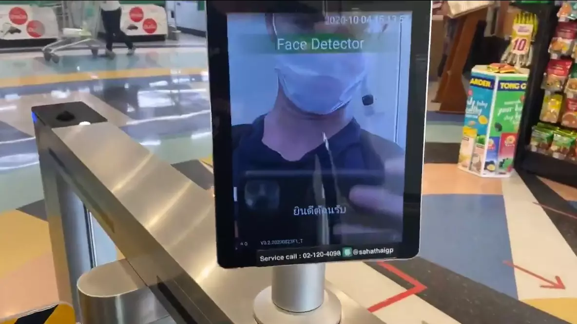 Thai Shop Doors Automatically Check For Masks And High Temperature Before Opening