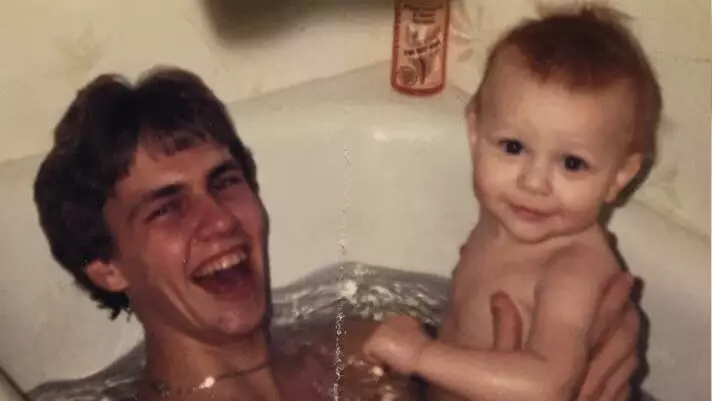 Father And Son Recreate Old Family Photo But It’s Seriously Messed Up 