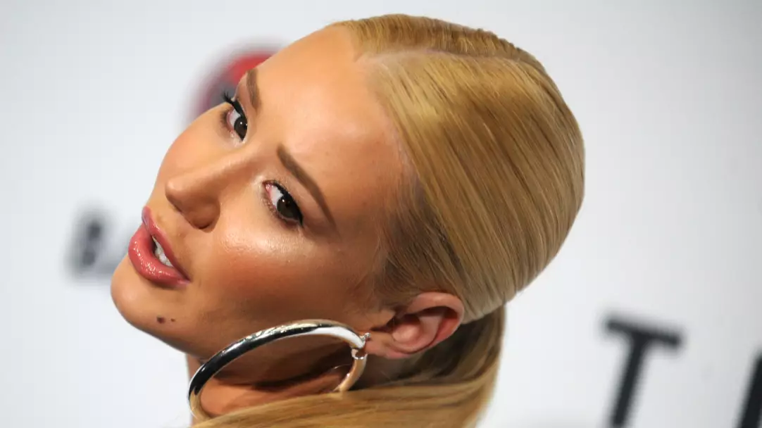 ​Iggy Azalea Advises Fan To Give The Gift Of 'P***y' On Valentine's Day 