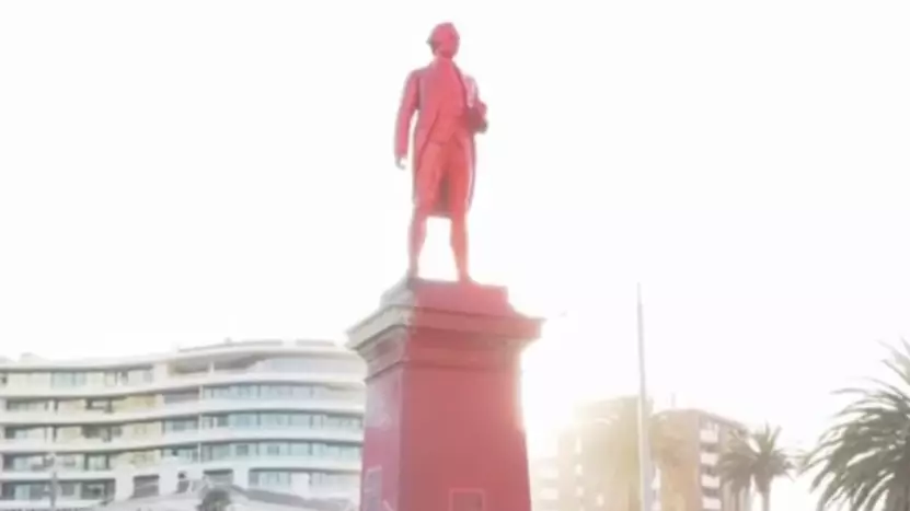 Activists Vandalise Captain Cook Statue To Kick Off 'Invasion Day' Protests