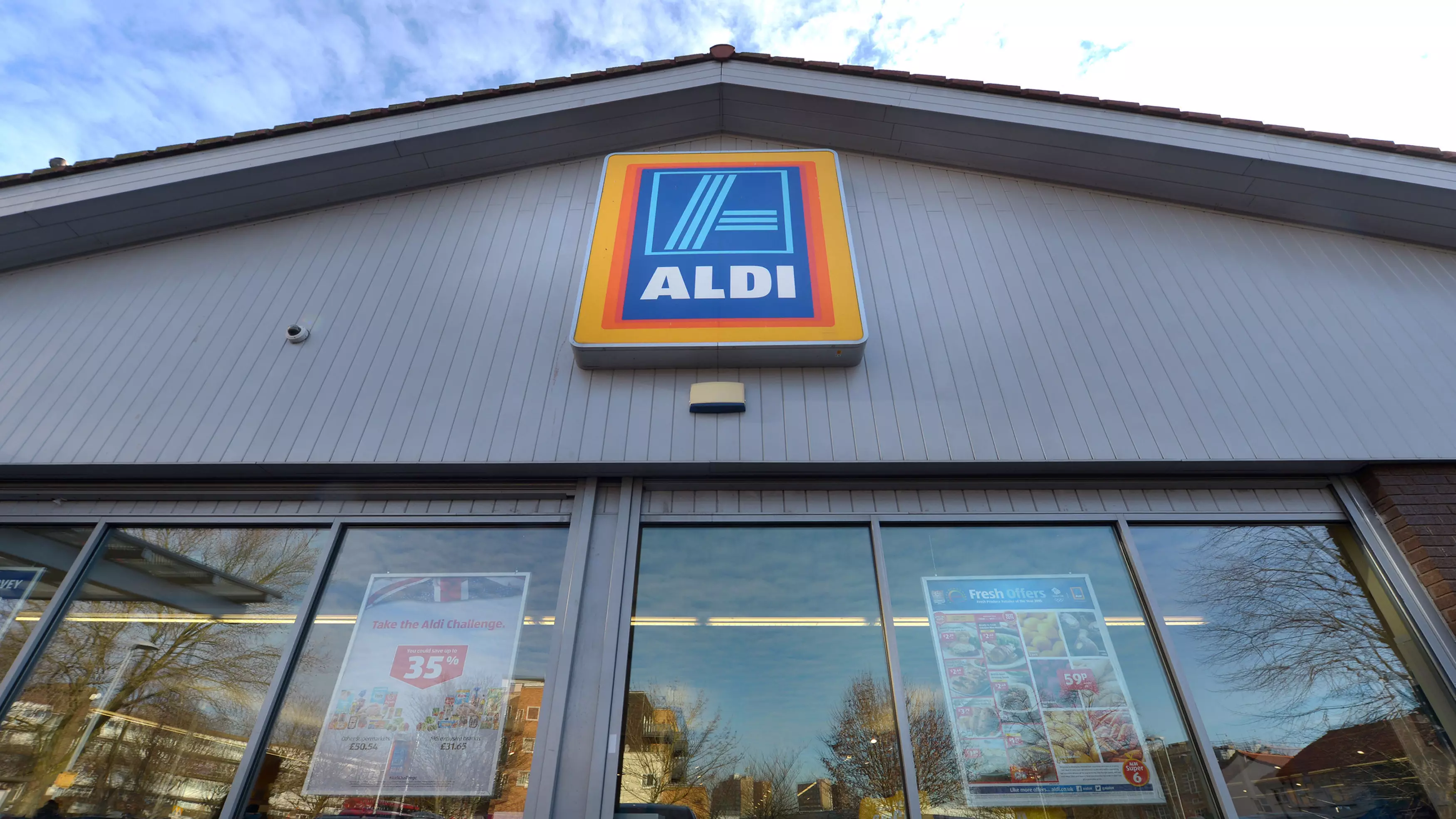 Aldi Is Giving Away Unsold Food To Those In Need On Christmas Eve