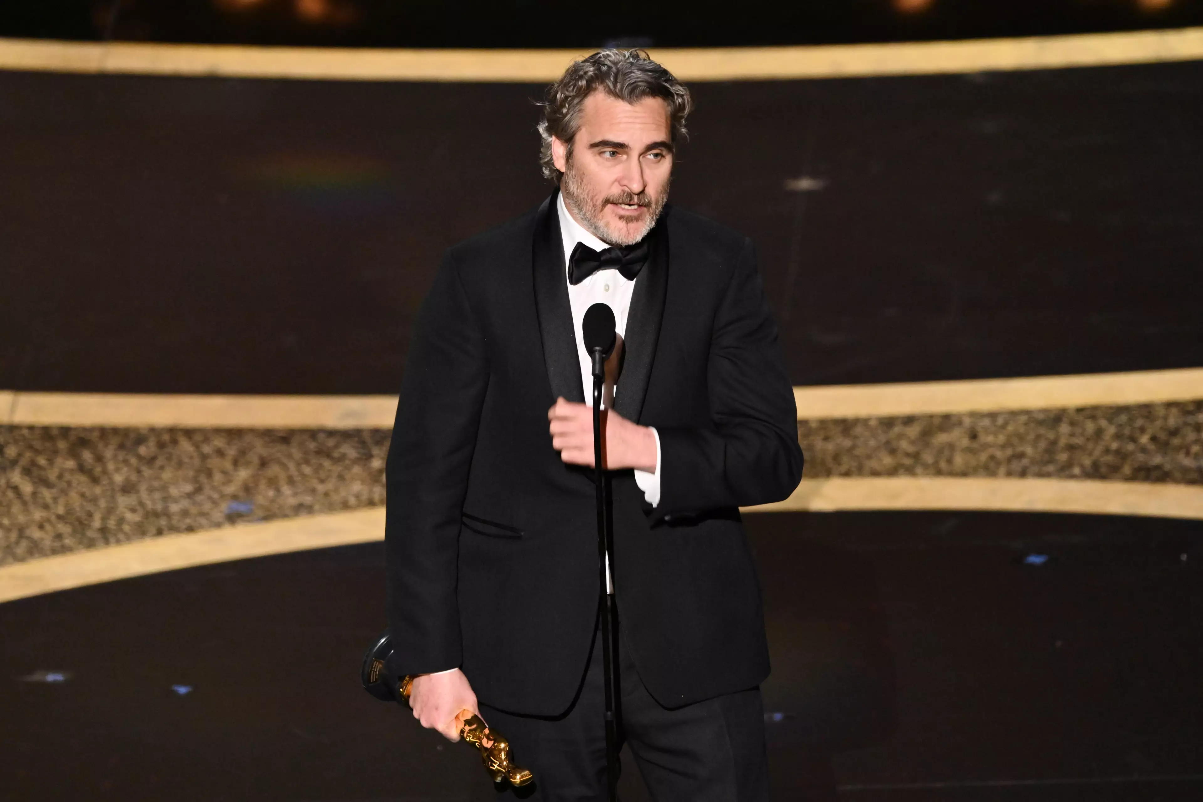 Joaquin Phoenix took to the stage and paid tribute to his late brother.