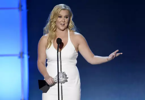 Amy Schumer perfectly demonstrates our addiction to the word 'sorry' (