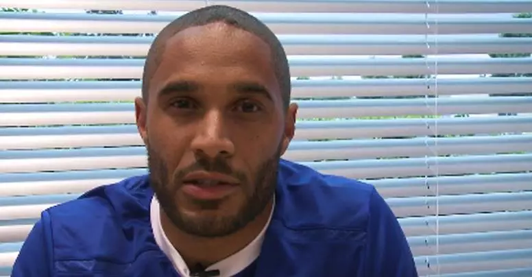Everton Announced The Signing Of Ashley Williams By Answering Fan On Twitter