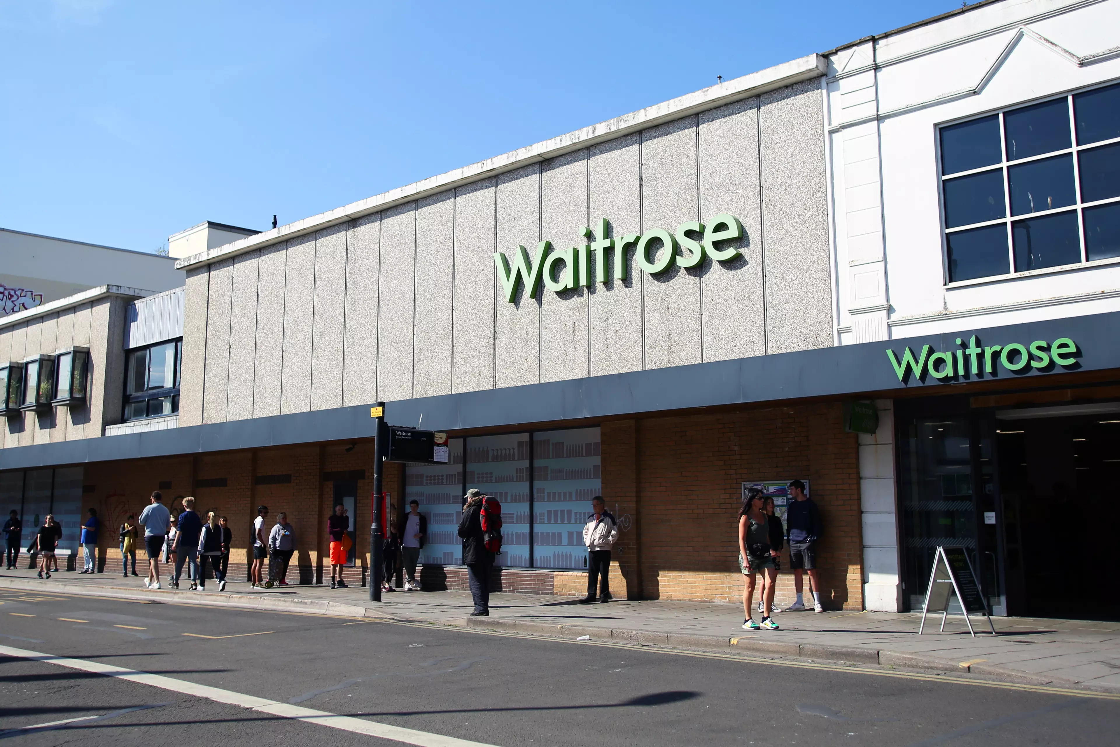 The 37-year-old also went to a Waitrose cafe.