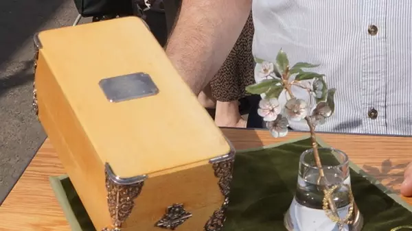 Fabergé Flower Worth '£1 Million' Found On 'Antiques Roadshow' 