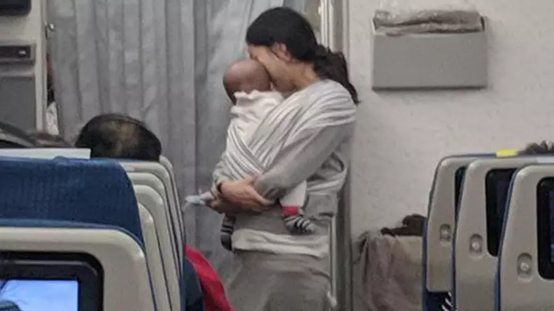 Mum With Baby On Flight Provides Goodie Bags For 200 Passengers