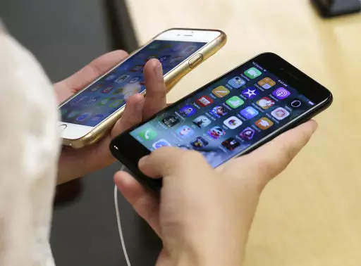 There's A Viral Video Crashing People's iPhones When It's Played