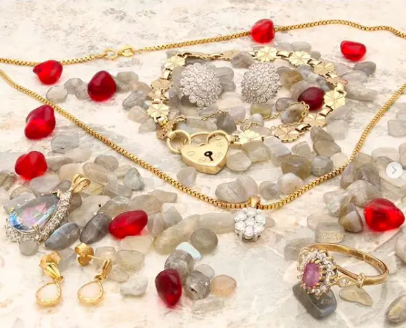 The site wants to send someone £4000 worth of jewellery (