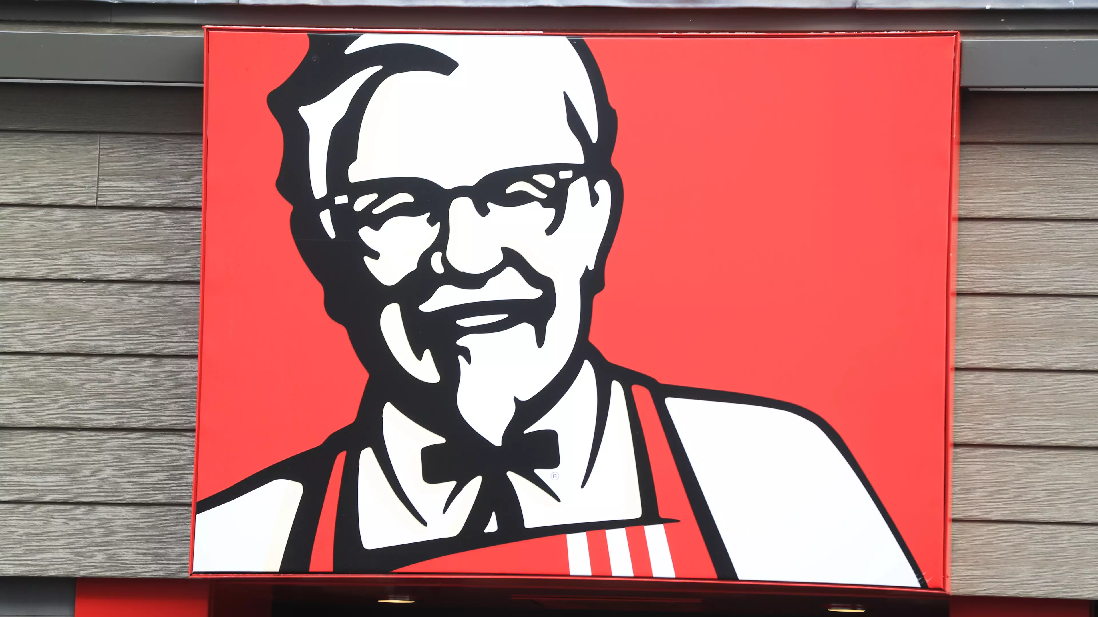 Illegal Melbourne House Party Was Busted After Someone Ordered 20 Meals From KFC