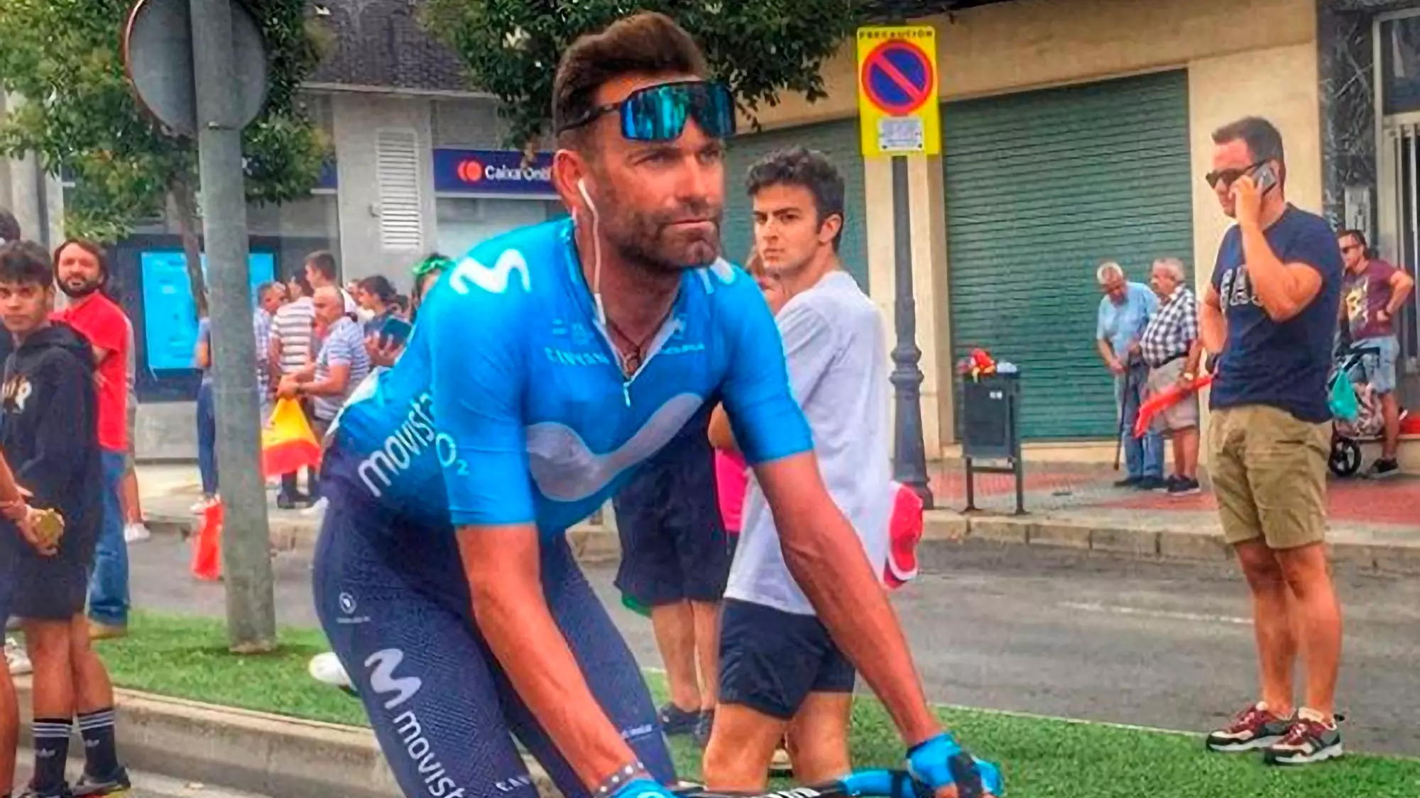 Cyclists Legs Look Hulk-Like Following Gruelling Race In Spain