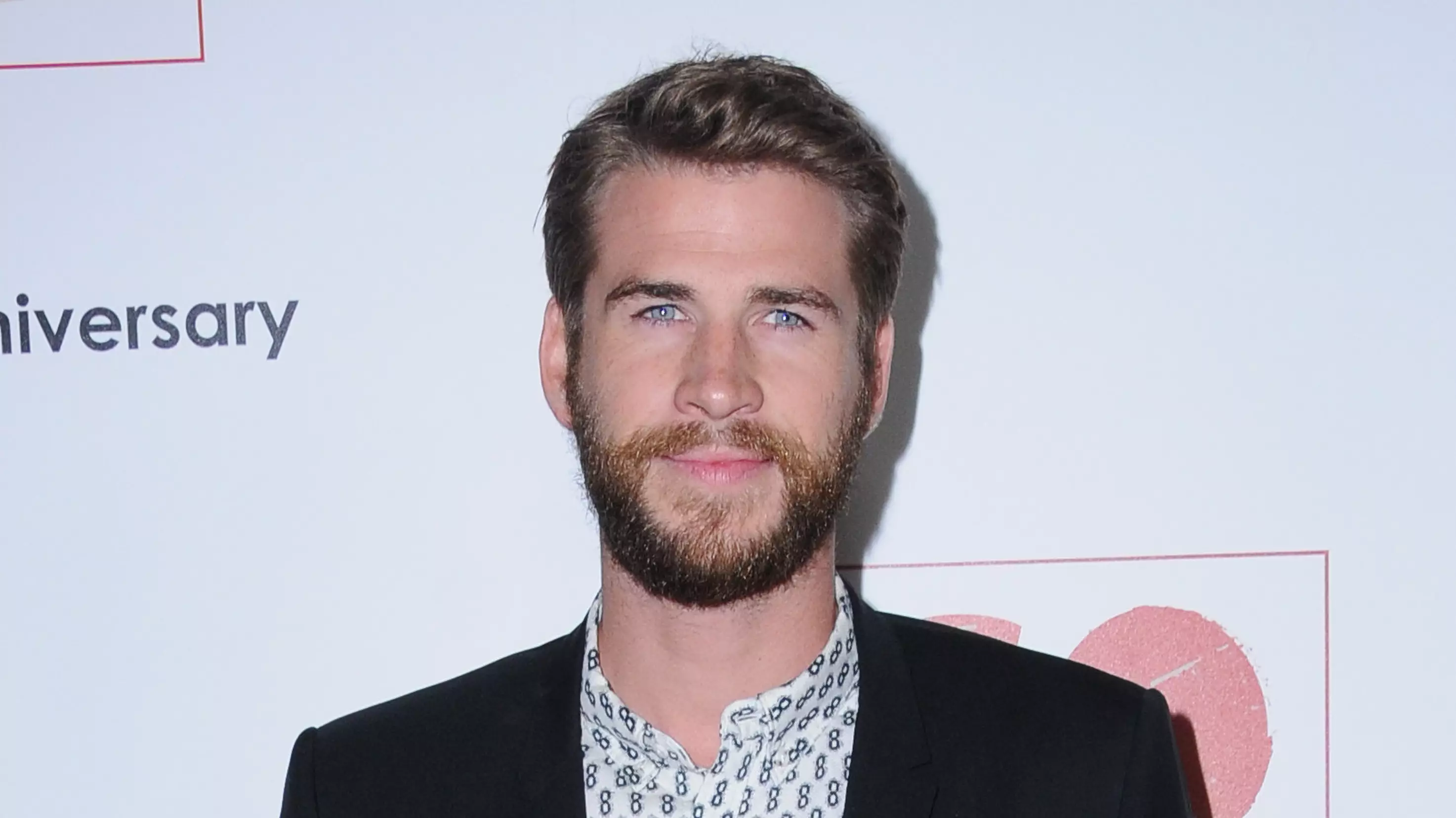 Liam Hemsworth Posts Family Pic And Everyone Is Noticing How Ripped His Dad Is