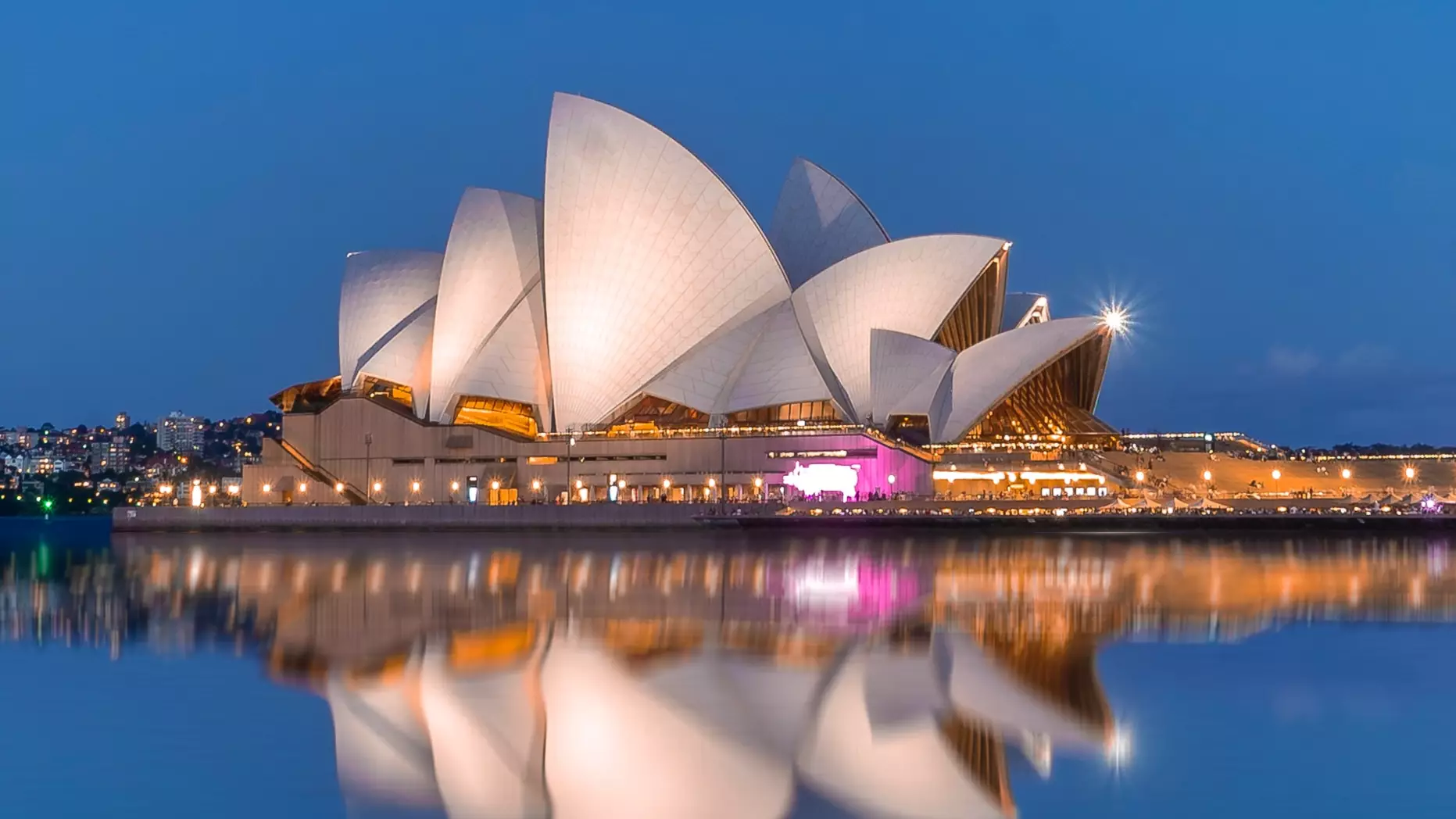 Qantas Is Now Offering Flights From London To Sydney For £205 Return