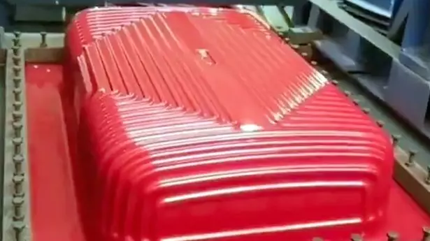 Video Of Suitcases Being Made In Seconds Has People Mesmerised