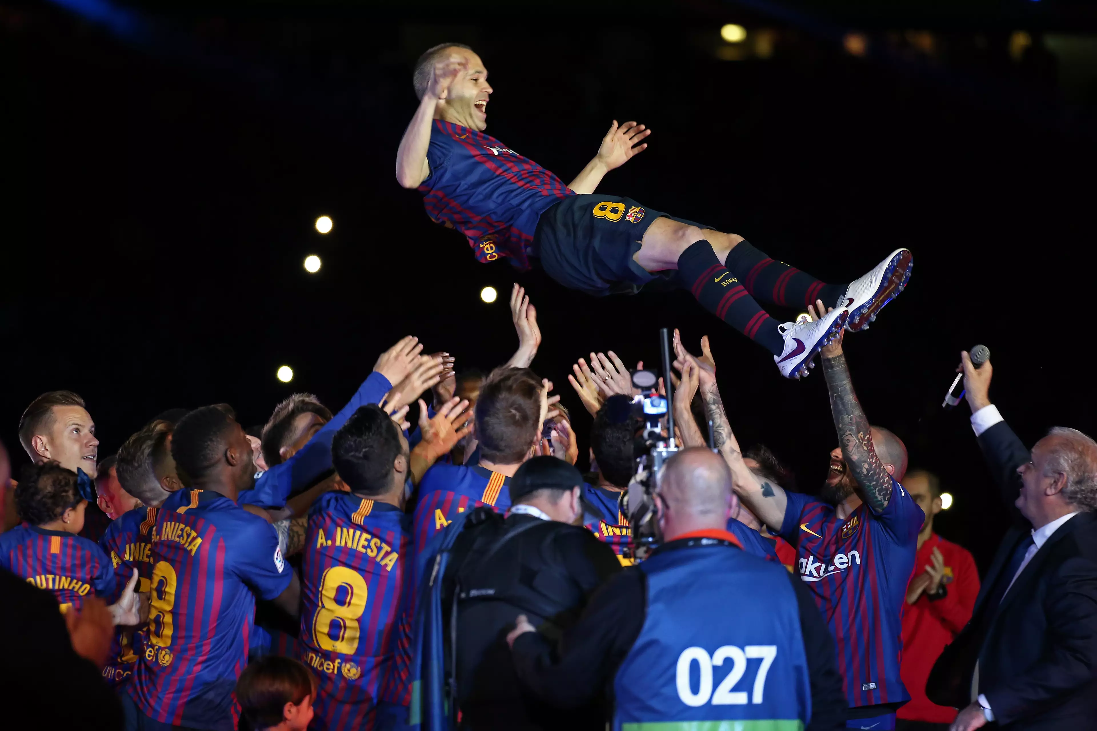Barcelona say goodbye to Iniesta. Image: PA Images