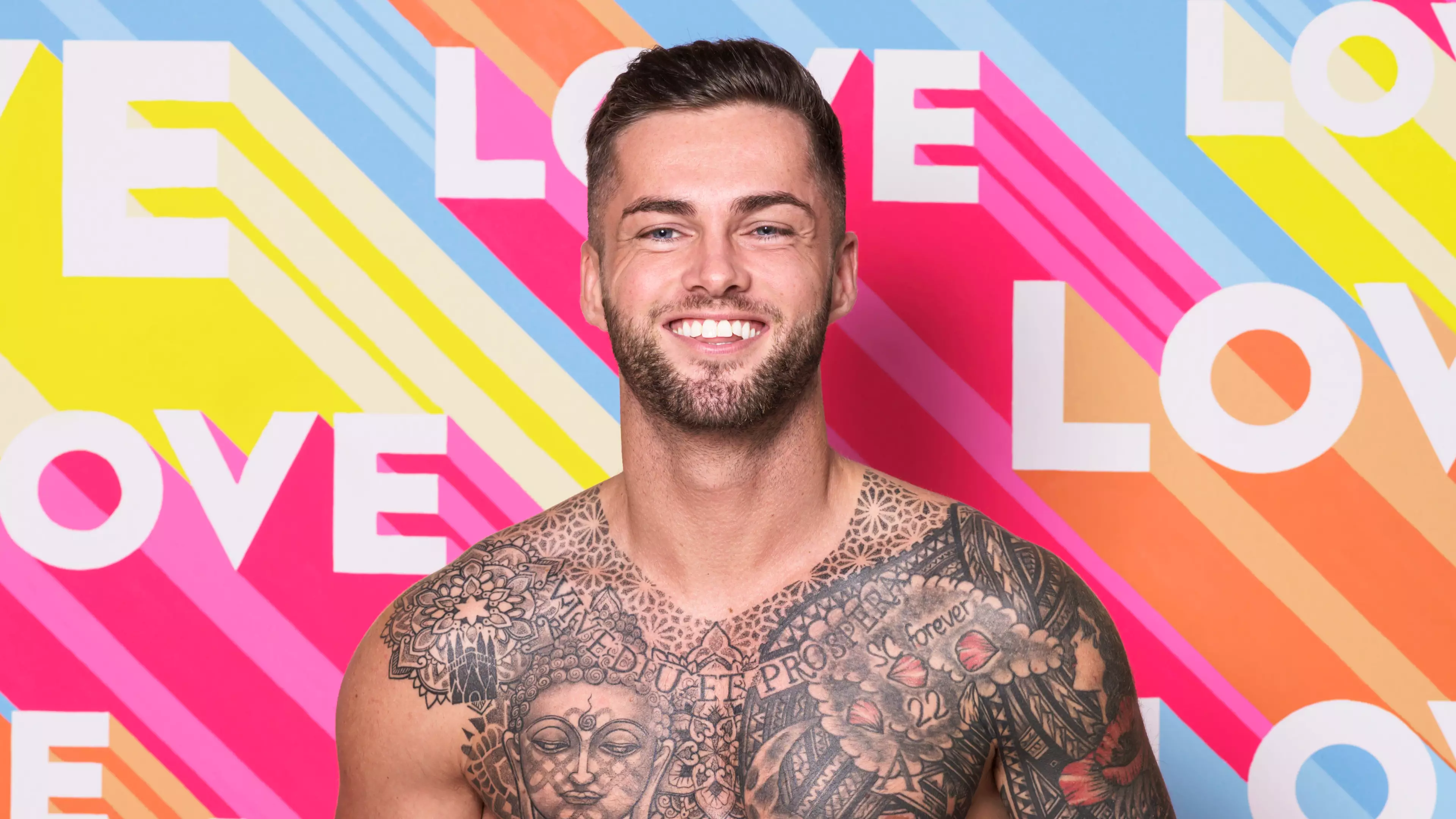 ​'Love Island' Fans Are Convinced New Boy Jamie Is Going To 'Do A Greg’