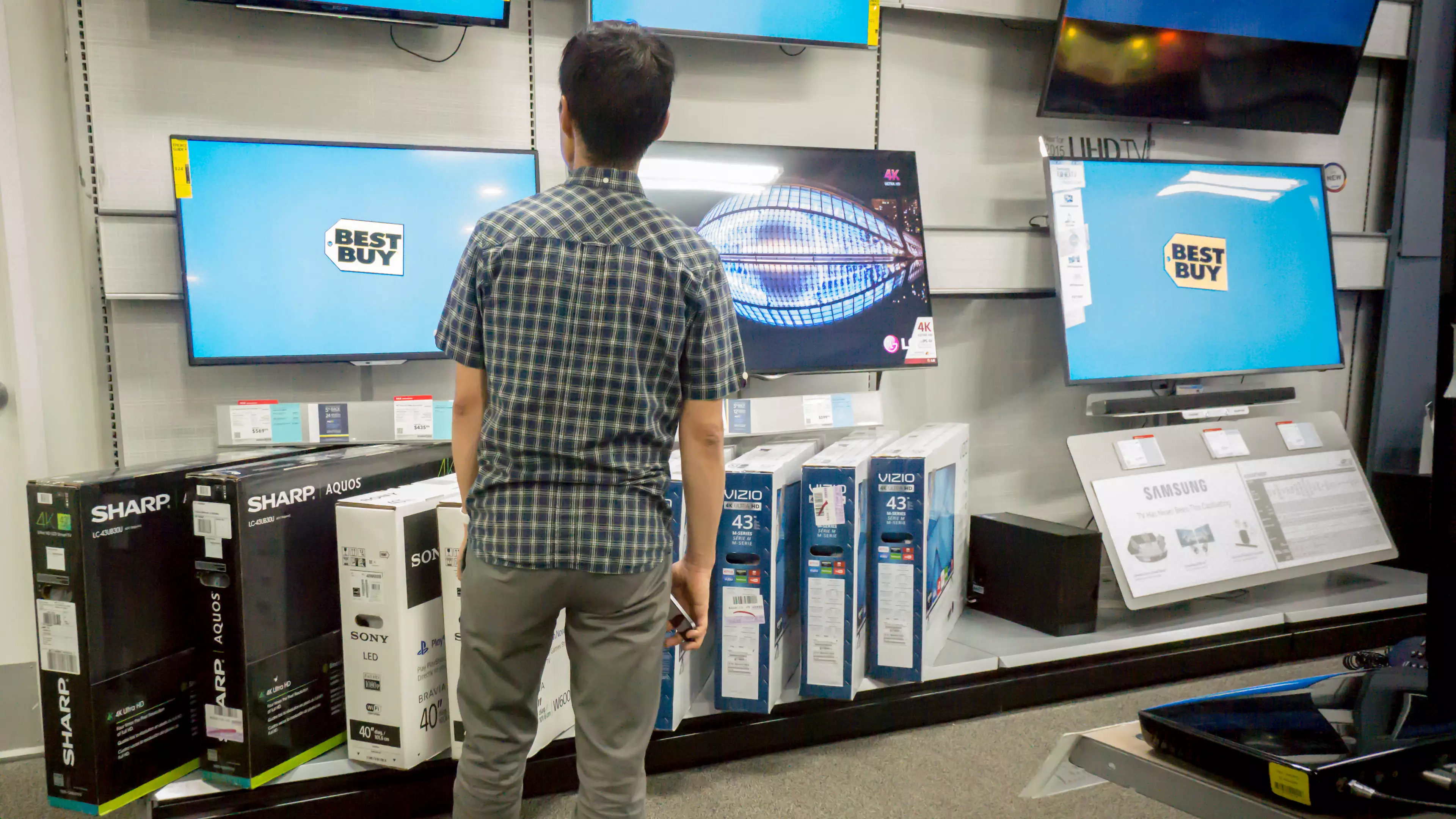Some Smart TVs Are Collecting And Selling Customers Data 