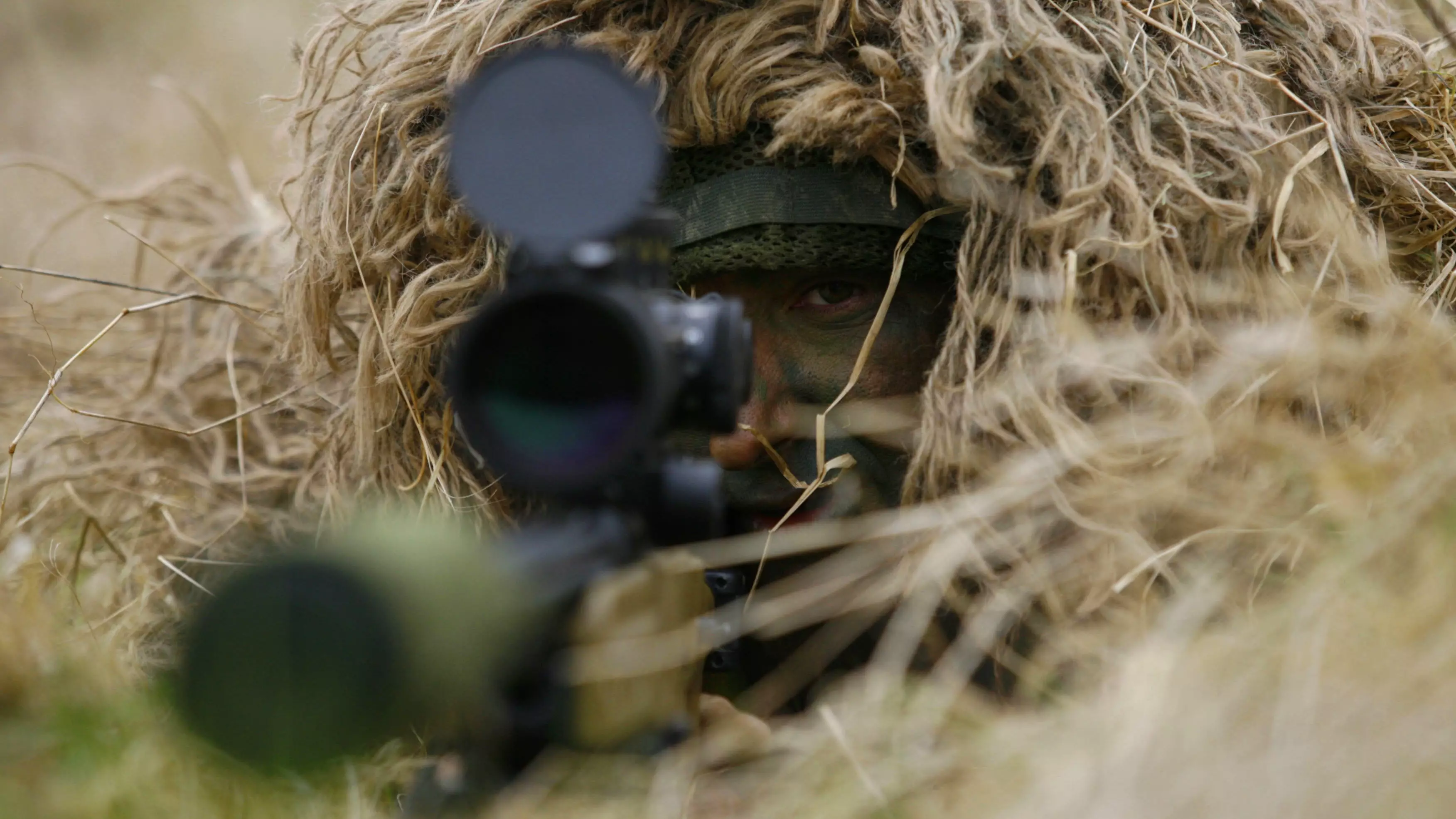 Andy McNab Saw British Sniper Hit Moving Target From 1600m Away